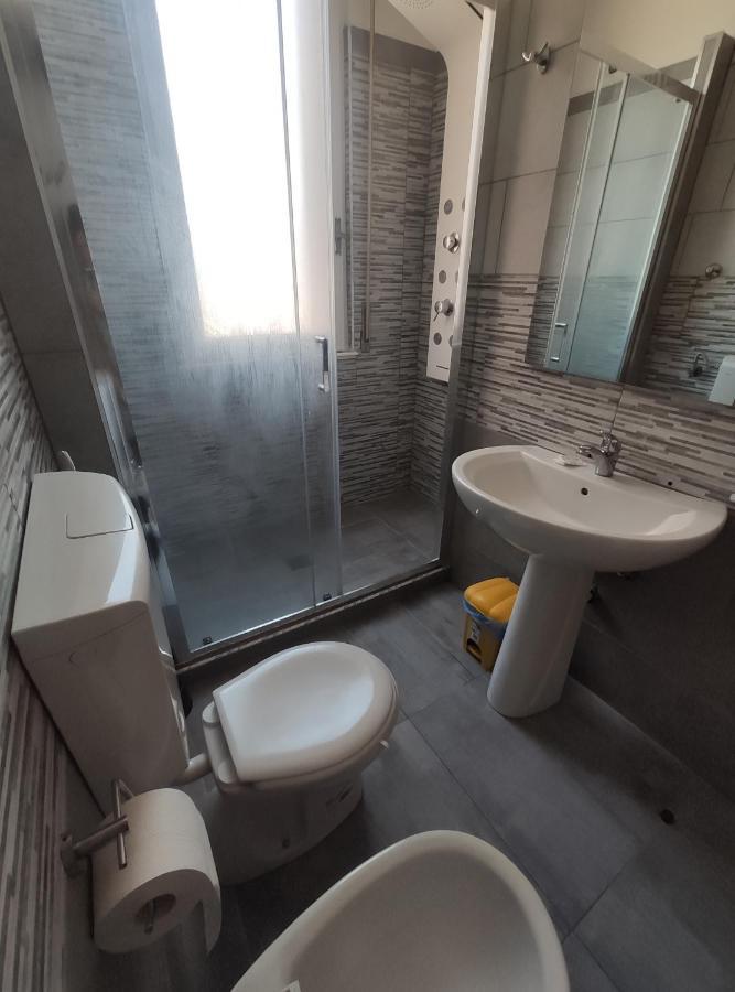 Appartamento C&Y Torelli 1 Novara Luaran gambar